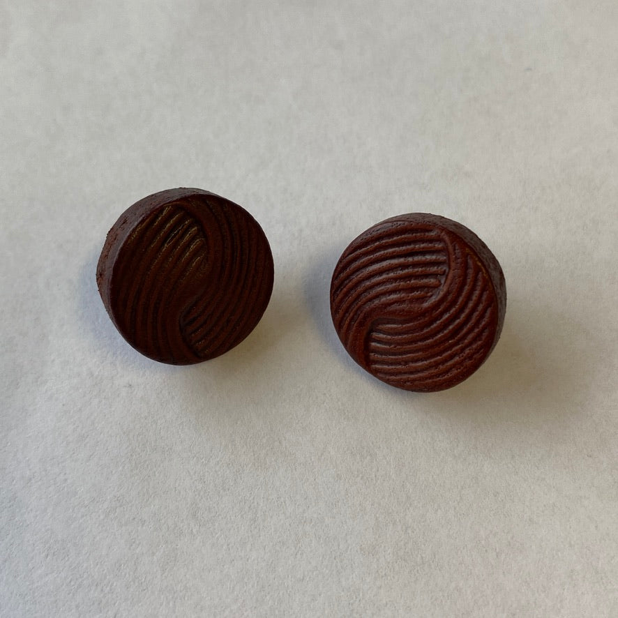 Togl Buttons - Brown Leather Round Embossed Swirl Shank - 15MM