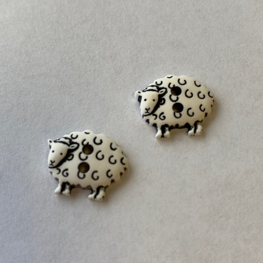 Togl Buttons - White Lamb Sheep Plastic - 15MM