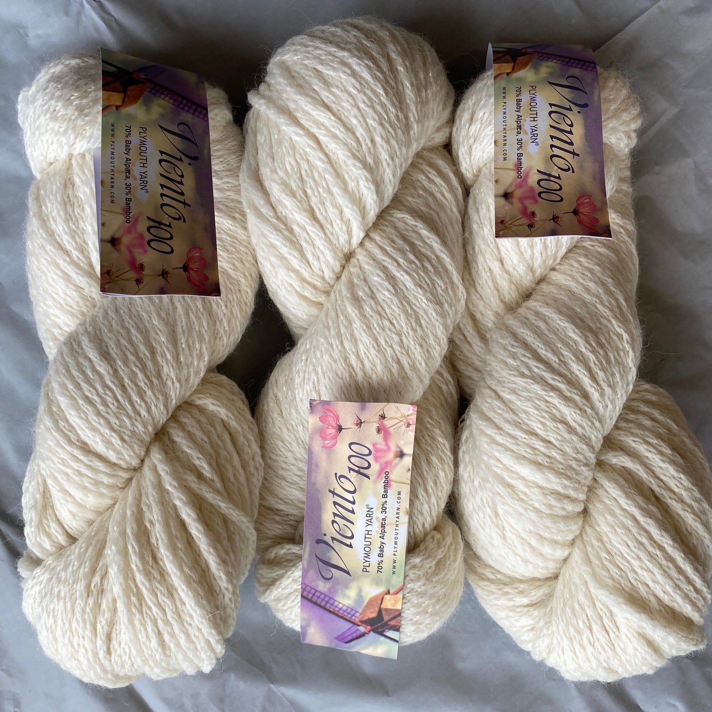 Plymouth Yarn - Viento 100 - Natural 104 - 70% Baby Alpaca, 30% Bamboo - Bulky