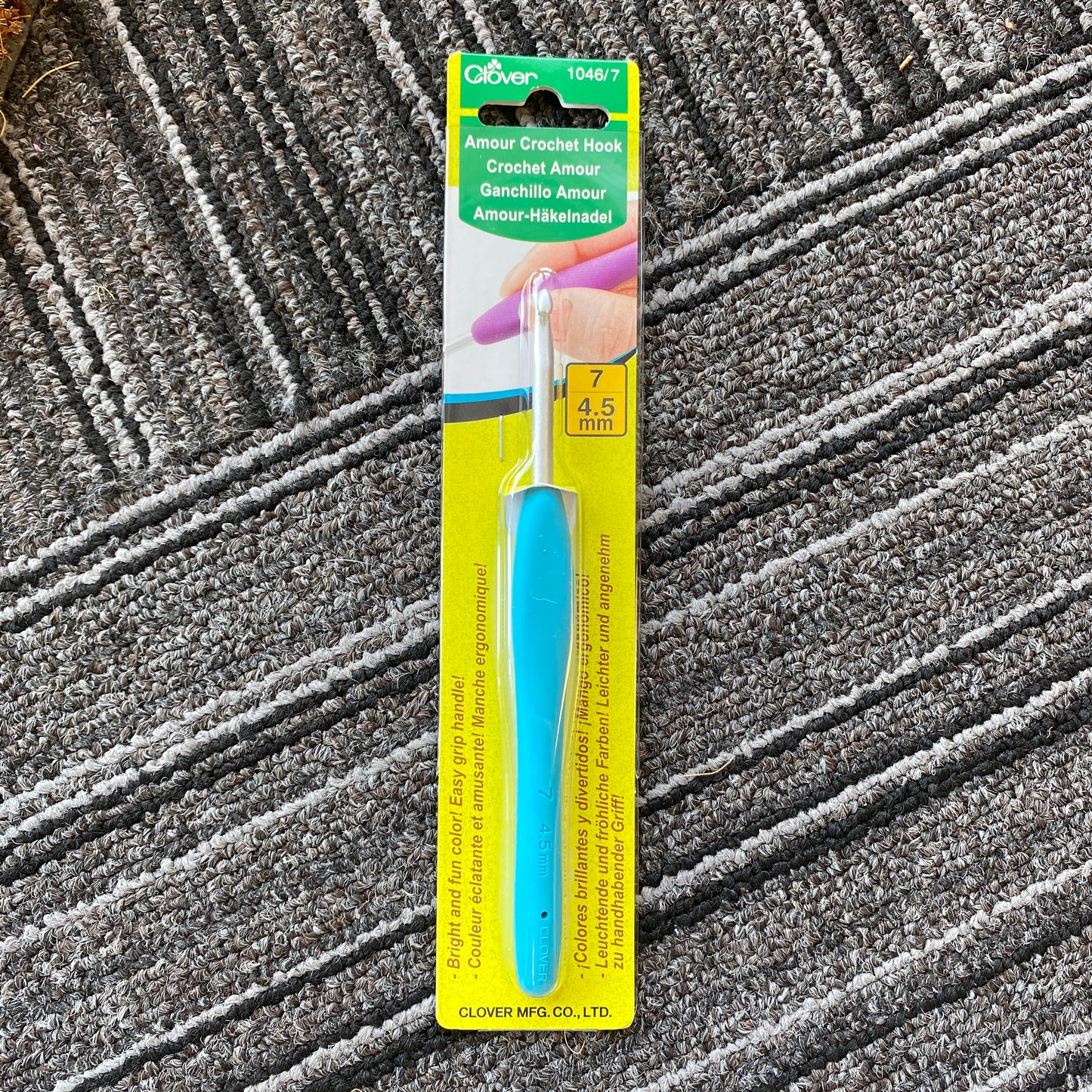 Clover Amour Crochet Hook - Size 7.0 mm