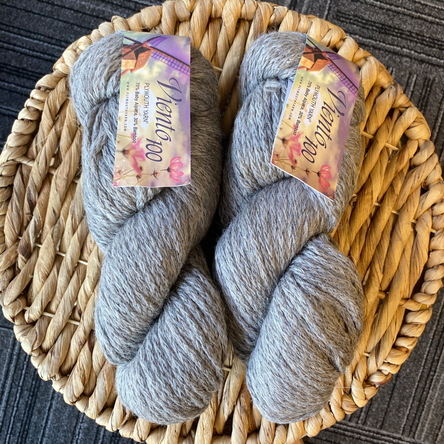 Plymouth Yarn - Viento 100 - Medium Grey 102 - 70% Baby Alpaca, 30% Bamboo - Bulky