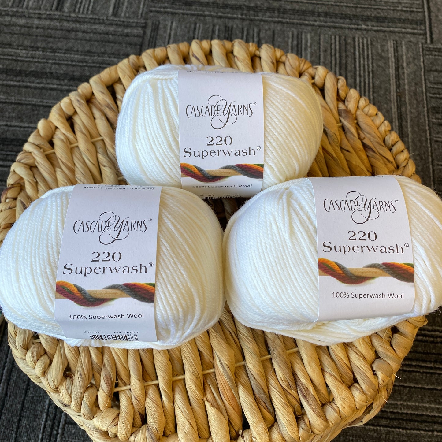 Cascade Superwash 220 - White - 817