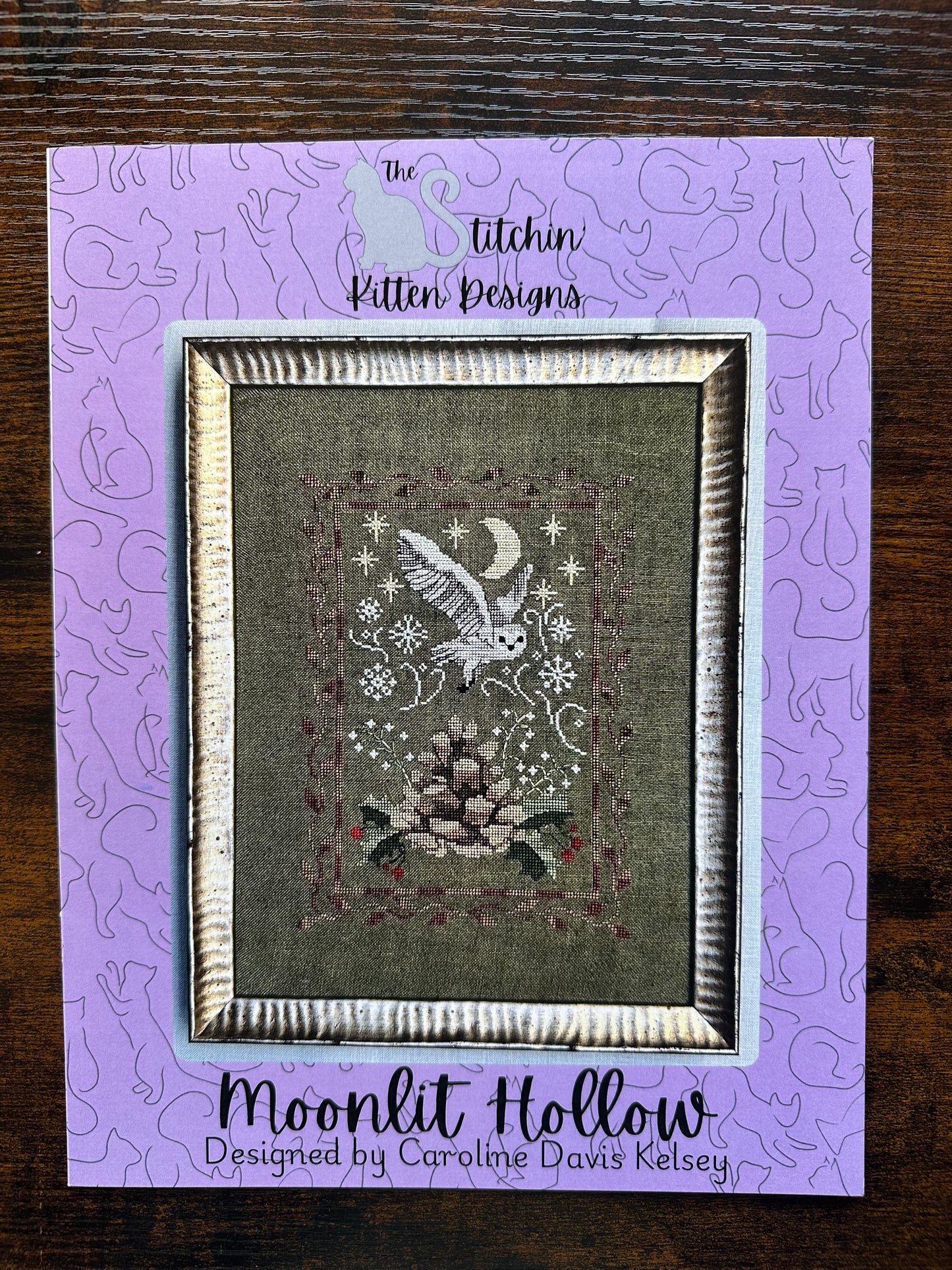 The Stitchin' Kitten - Moonlit Hollow